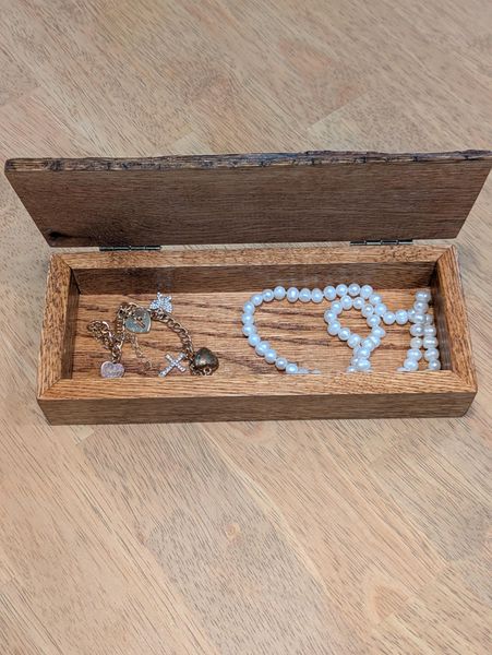 Handcrafted Rustic Red Oak Box: Wooden Pencil & Jewelry Storage – photo 3