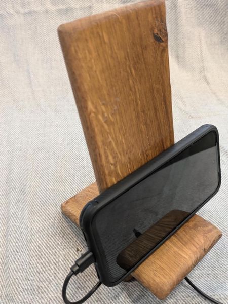 Red Oak Wooden Phone Stand with Charging Hole, Handmade Desk Phone Holder, Oak Cell Phone Dock, Stocking Stuffer for Men, Christmas Gift – photo 5