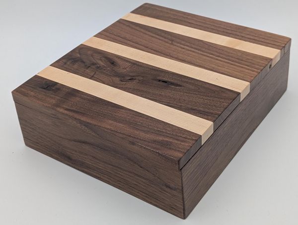 Walnut and Maple Wooden Keepsake Box with Hinged Lid, Handmade Jewelry Box, Brass Hinges, Watch Box for Men, Anniversary or Christmas Gift – photo 2