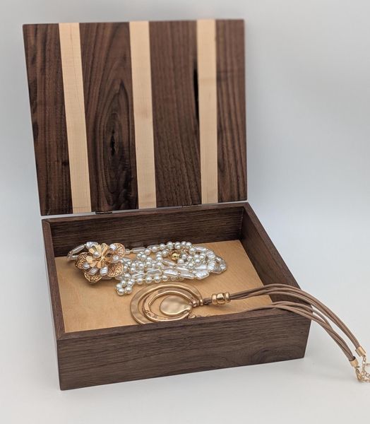 Walnut and Maple Wooden Keepsake Box with Hinged Lid, Handmade Jewelry Box, Brass Hinges, Watch Box for Men, Anniversary or Christmas Gift – photo 5